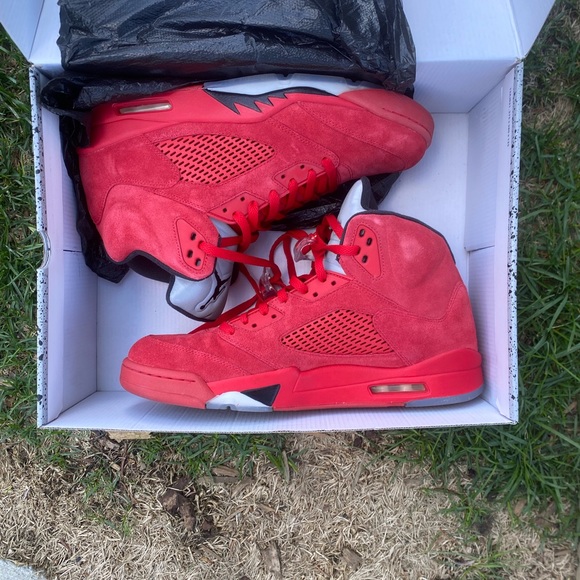 Air Jordan 5 - Picture 2 of 2